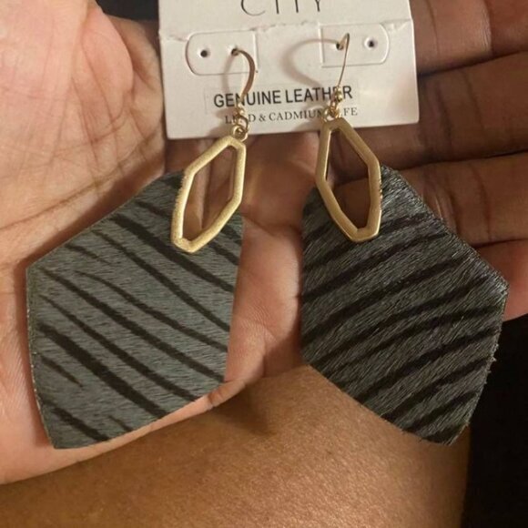 Zebra Print Faux Leather Geometric‎ Drop Earrings With Gold Hexagon Accents - Picture 12 of 12